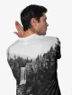 Мужская футболка Чёрно-белый водопад в лесу